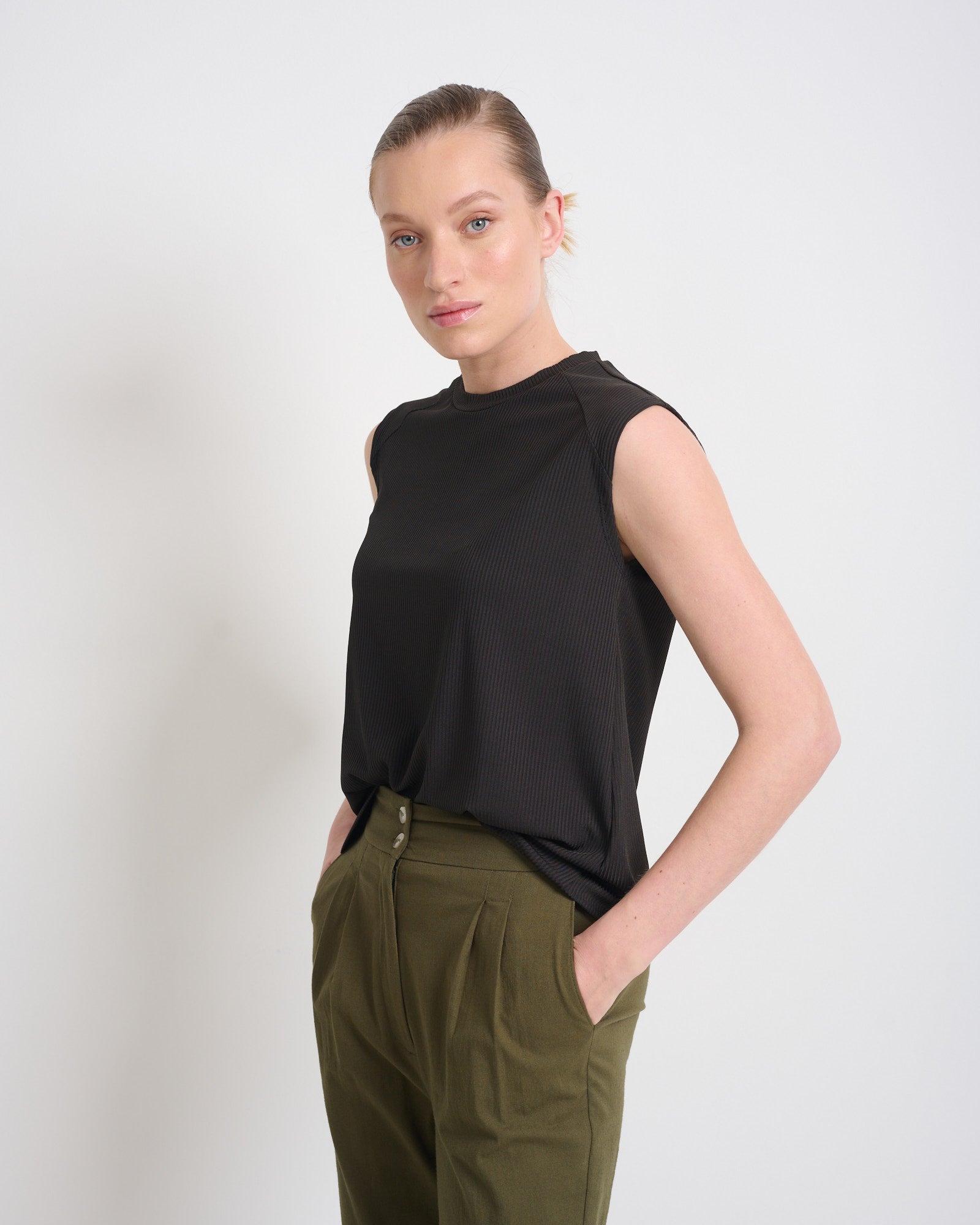 גופיית טוני ריב שחור