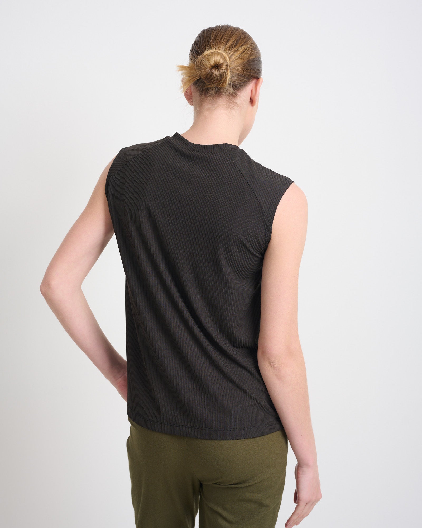 גופיית טוני ריב שחור