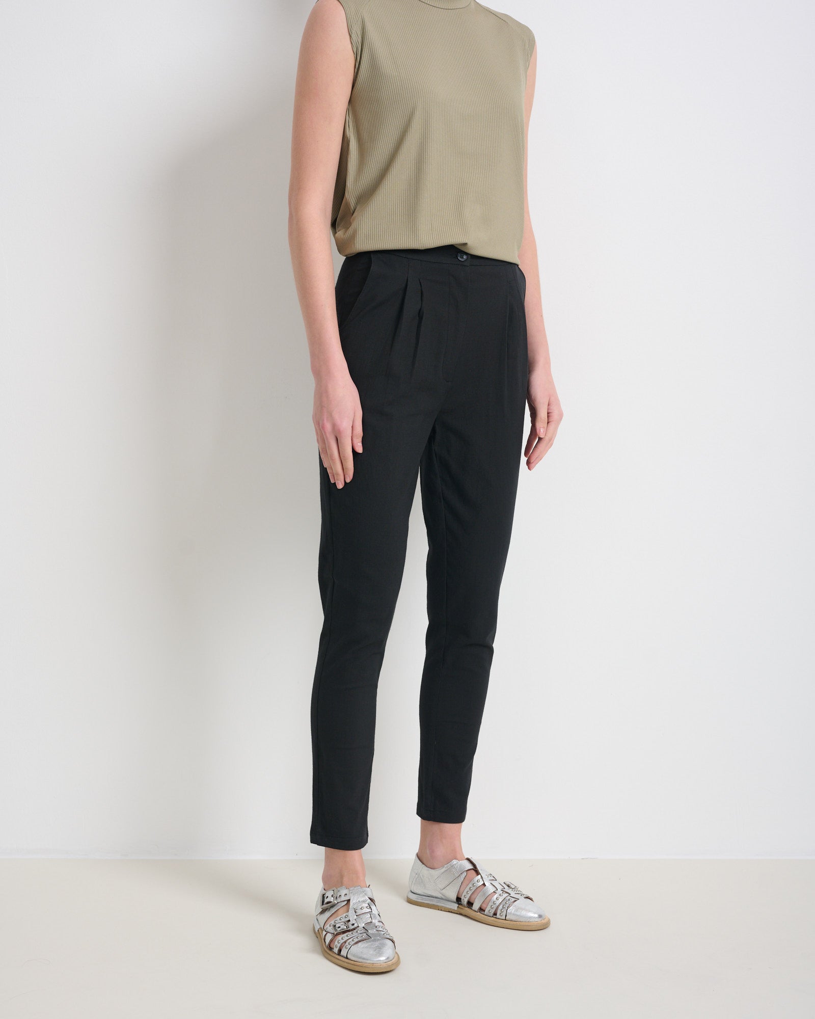 Shosh Pants Black
