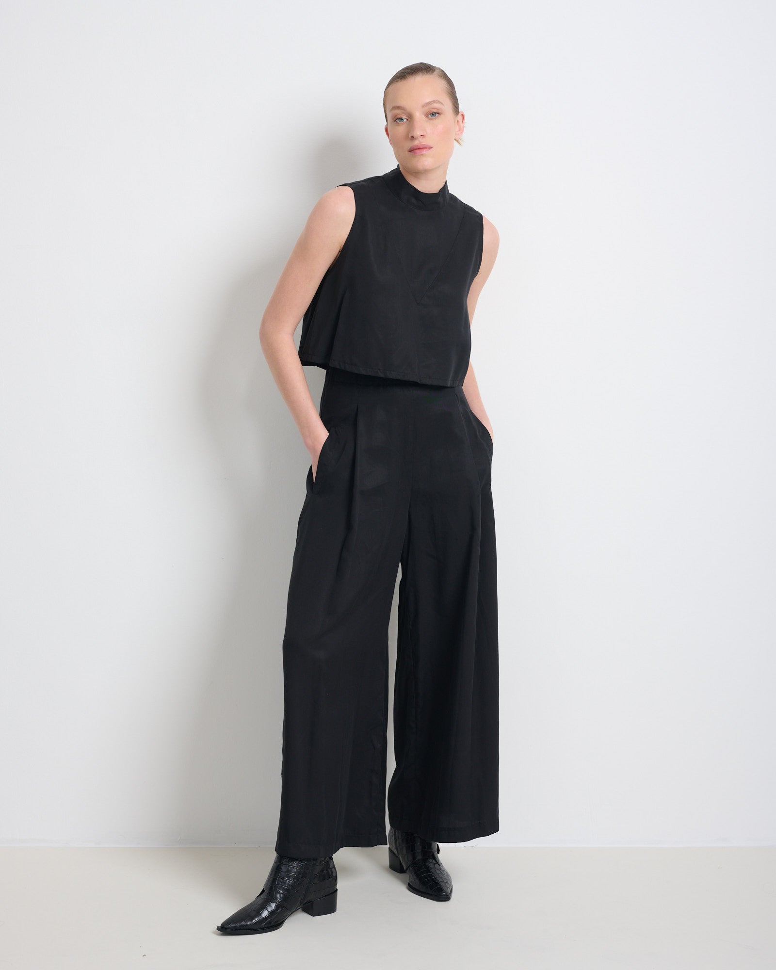 Loreen Top Black - Layou Design by Shay Sobol