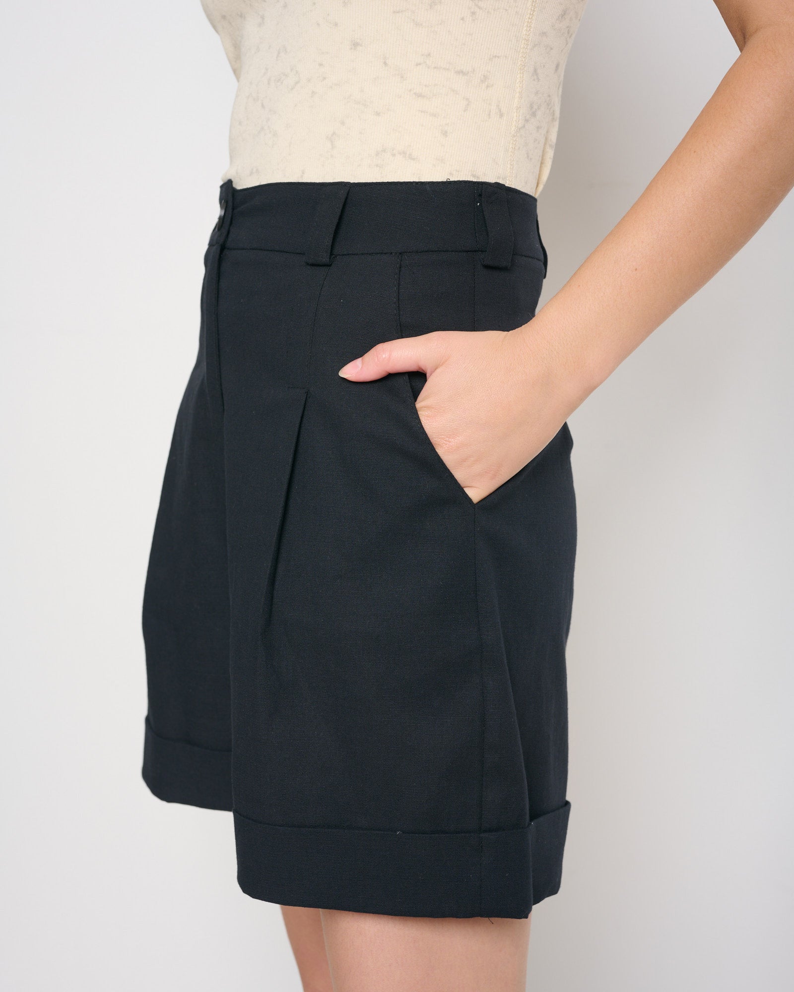 Caroline Shorts Black - Layou Design by Shay Sobol