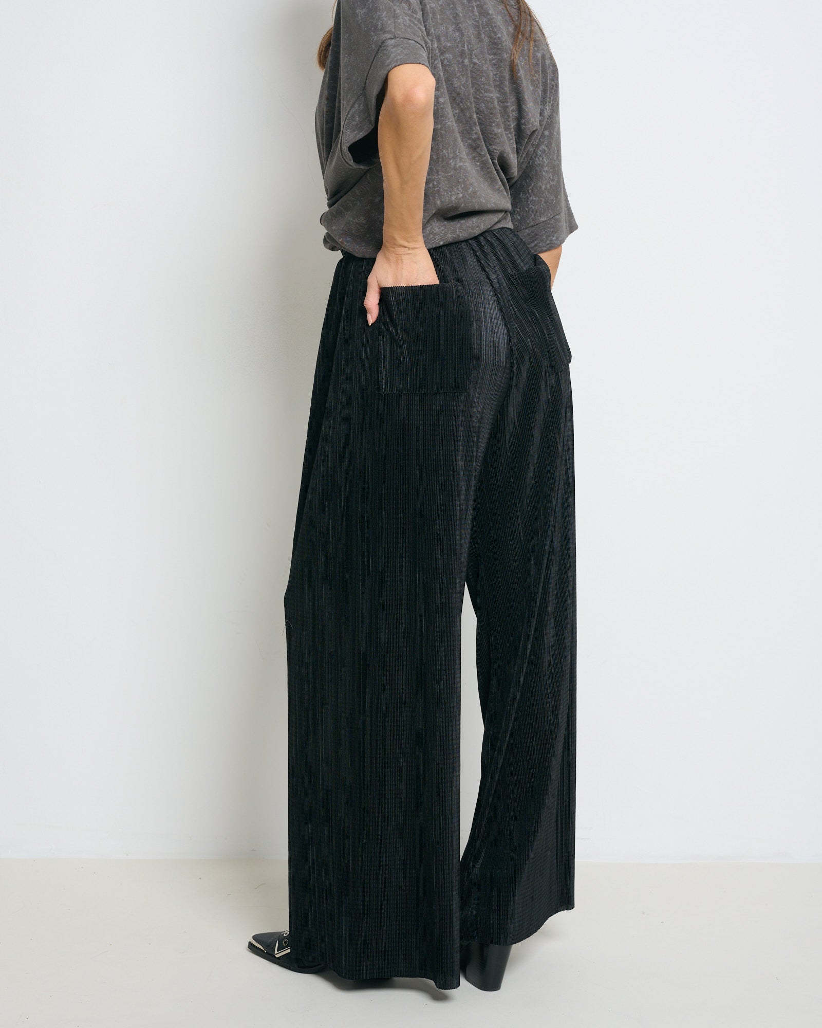 Chris Pants Black Plisse