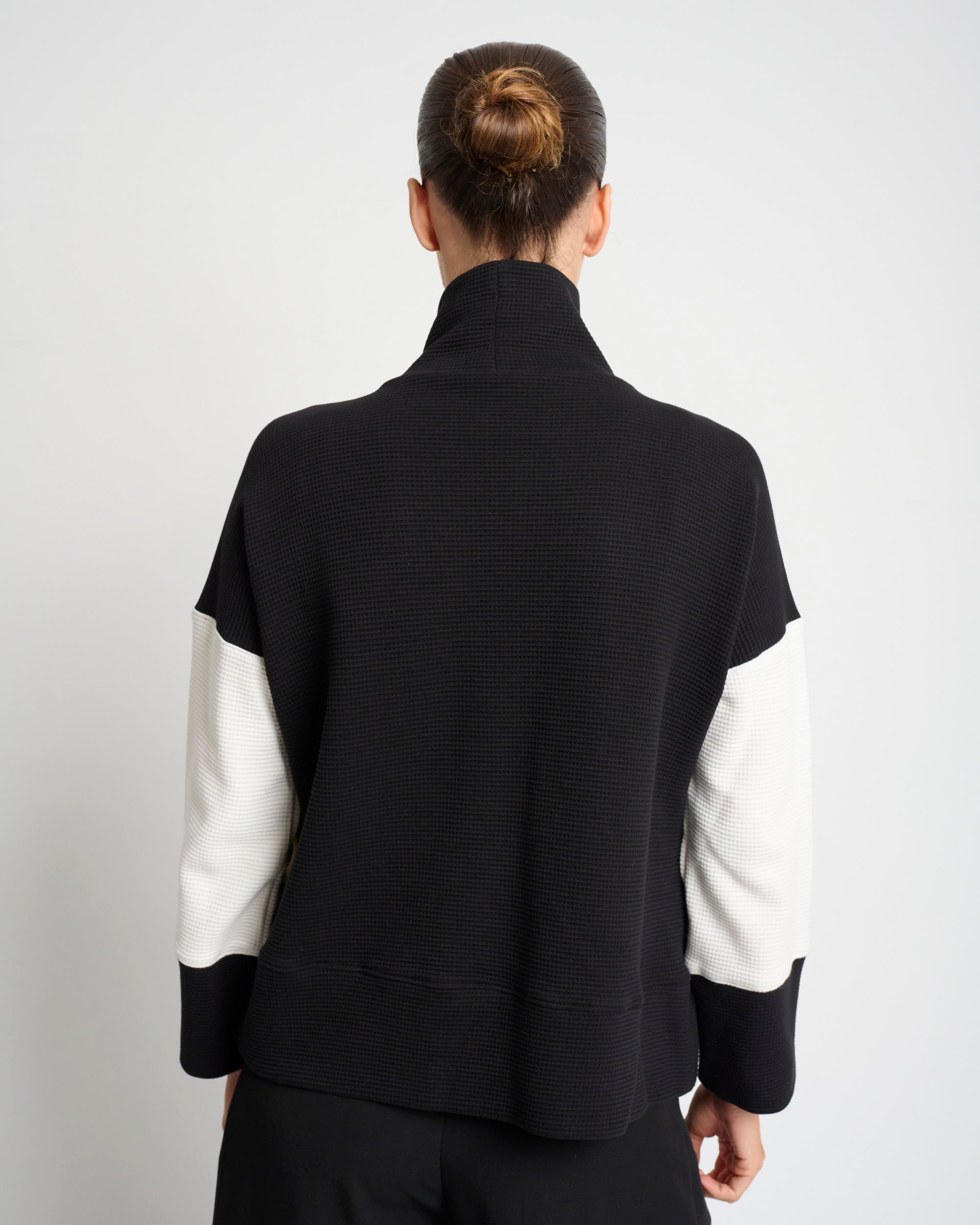Oprah Turtleneck Black & White