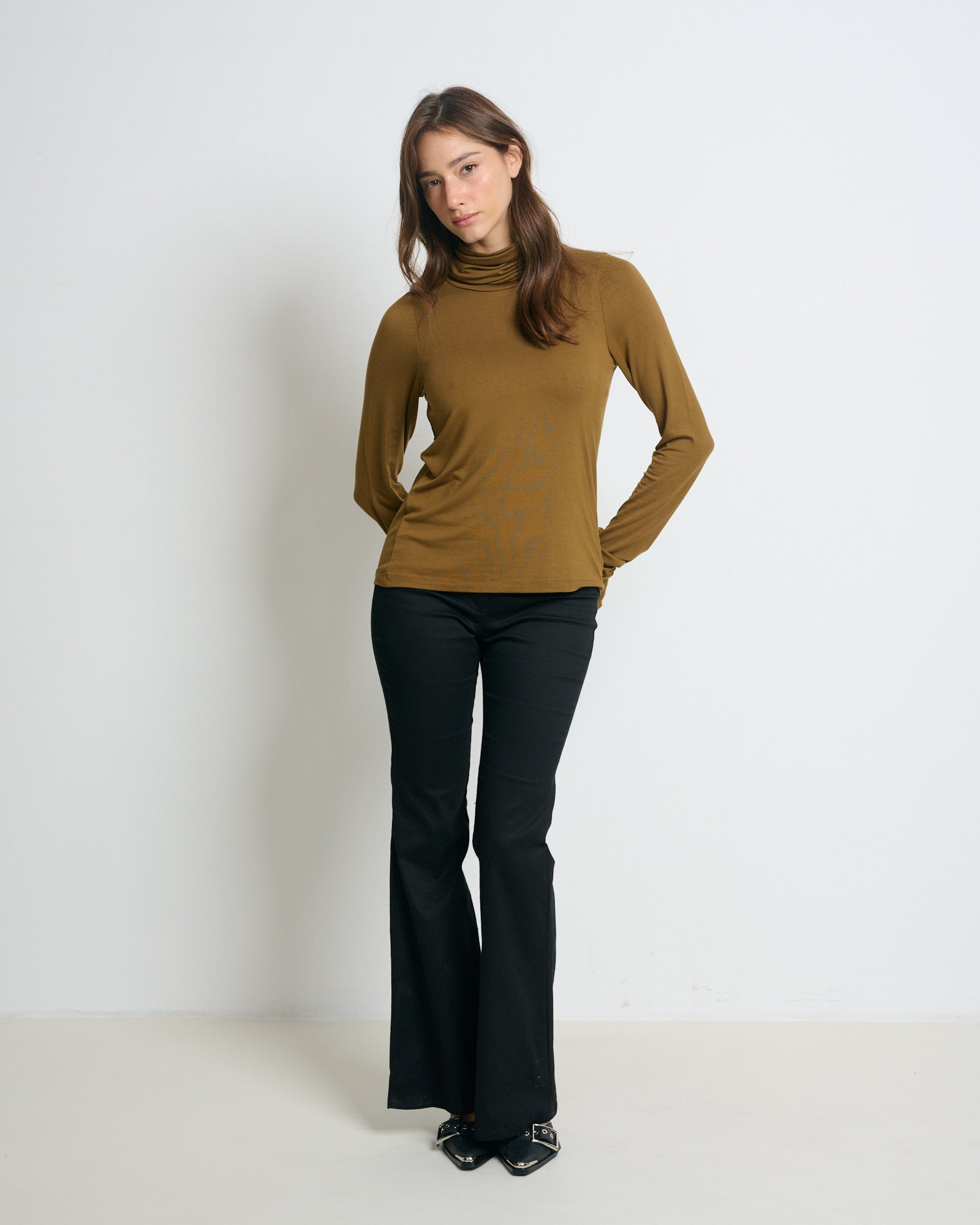 Linoy 2.0 Turtleneck Top Olive Brown