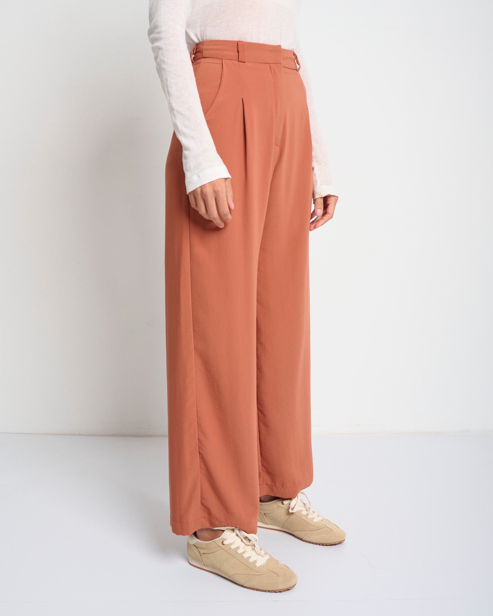 סאמפל מכנסי בלום בריק One Piece 