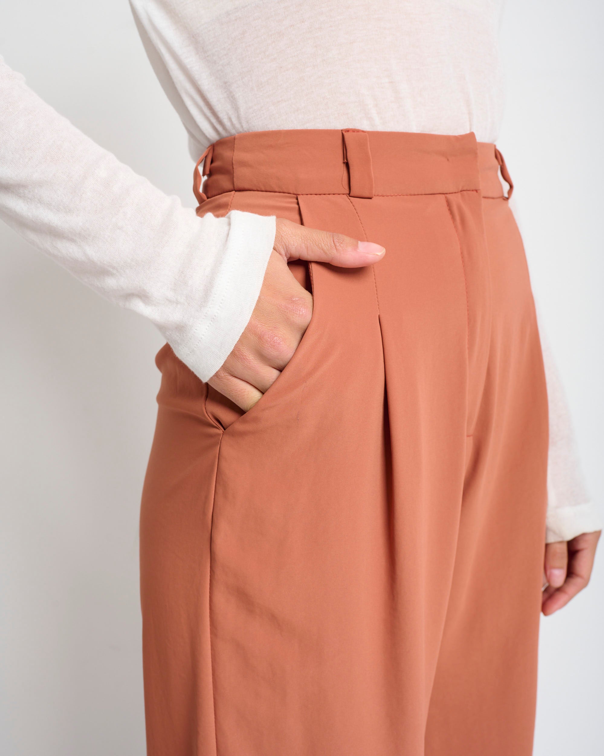 סאמפל מכנסי בלום בריק One Piece 