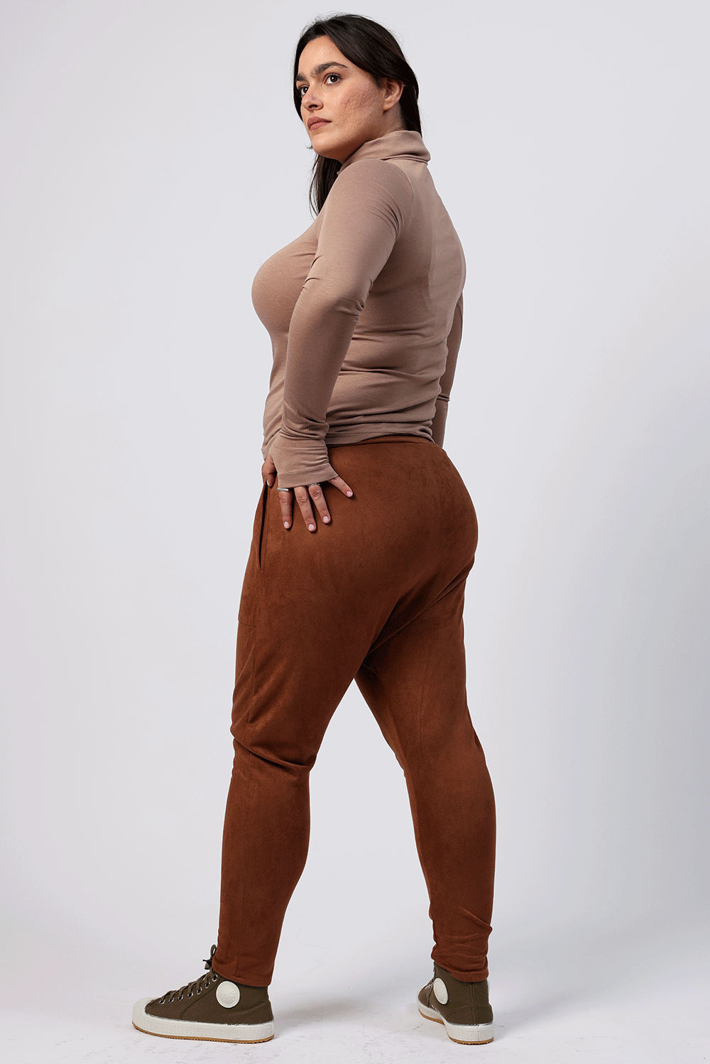 מכנסי פרנקי חום יד 2 מהארון של שי