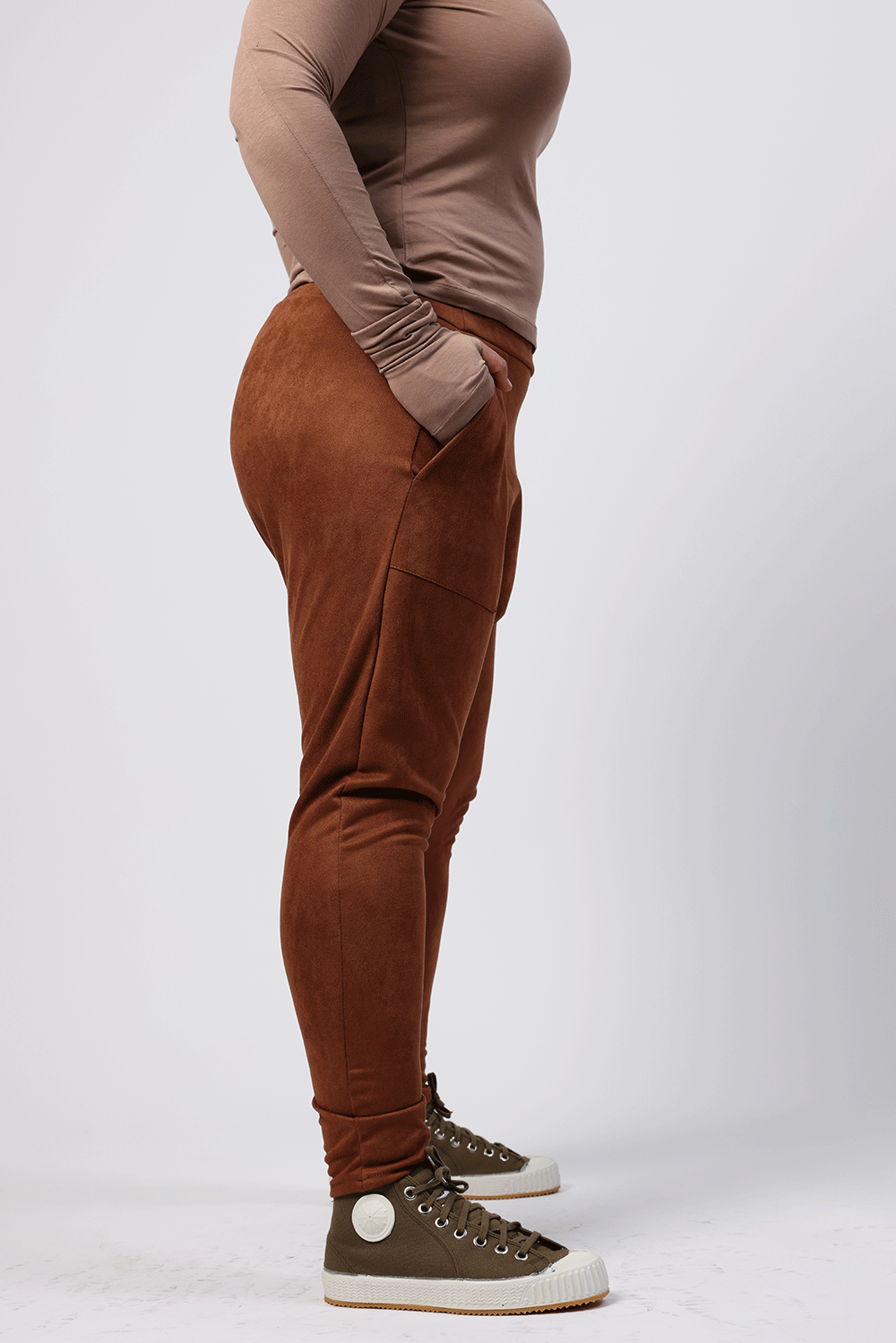 מכנסי פרנקי חום יד 2 מהארון של שי