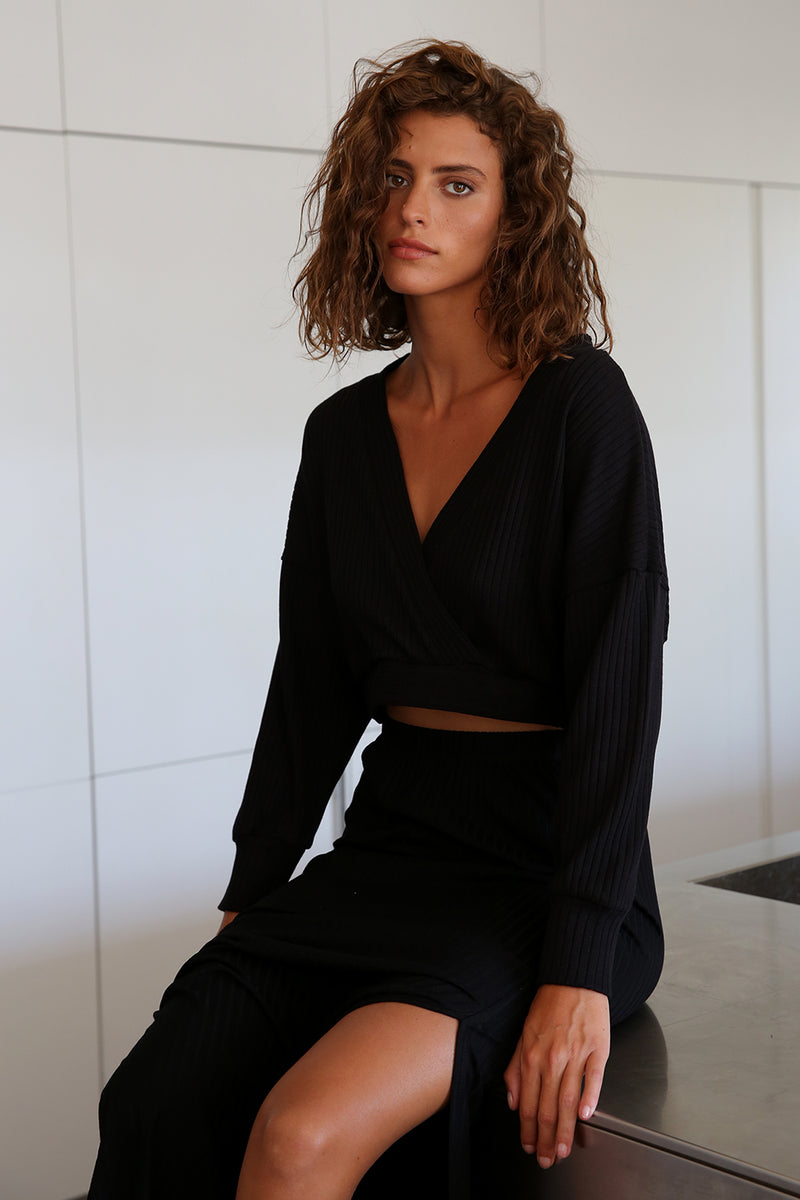 Brook sweater Black - Layou Design by Shay Sobol